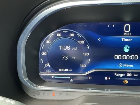 Used 2022 Chevrolet Suburban RST w/ Luxury Package image 37