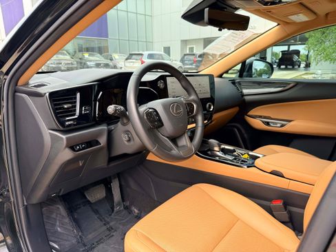 Used 2024 Lexus NX 350h AWD image 11