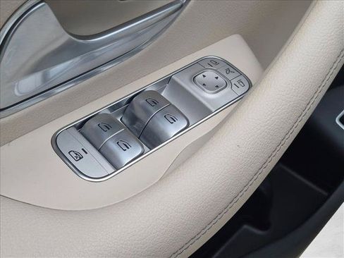 Used 2025 Mercedes-Benz GLE 350 4MATIC image 13