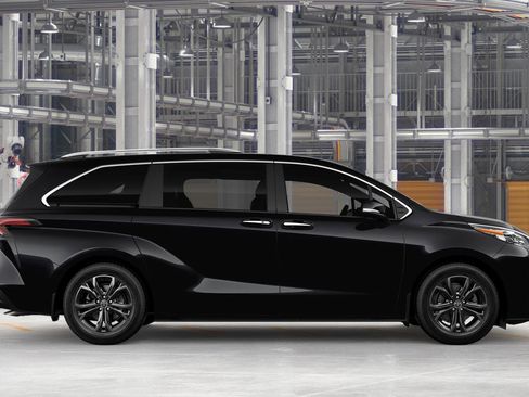 New 2026 Toyota Sienna Platinum AWD/4WD image 14