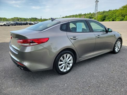 Used 2016 Kia Optima LX w/ Option Group 014 FWD image 5