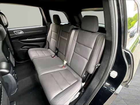 Used 2019 Jeep Grand Cherokee Laredo RWD image 16