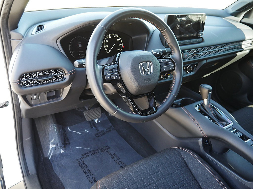 Used 2024 Honda HR-V Sport image 11