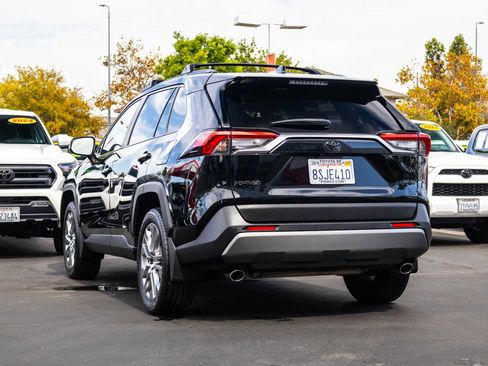 Certified 2020 Toyota RAV4 Limited image 10