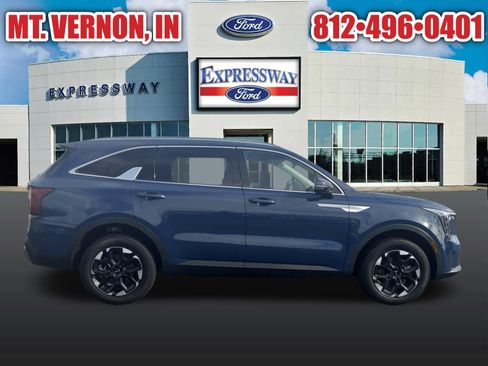 Used 2025 Kia Sorento S AWD/4WD image 5
