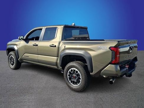 Used 2025 Toyota Tacoma TRD Sport AWD/4WD image 6