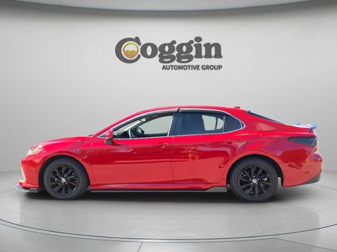 Used 2024 Toyota Camry LE image 3