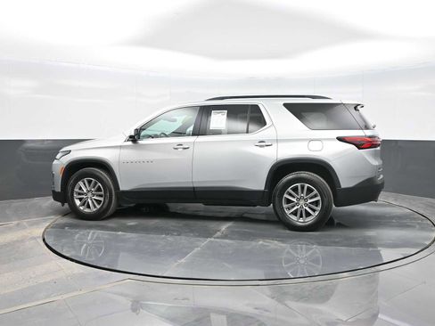 Used 2022 Chevrolet Traverse LT image 5
