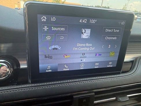 Used 2022 Lincoln Corsair AWD w/ Premium Package image 16