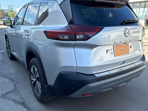 Used 2023 Nissan Rogue SV FWD image 4