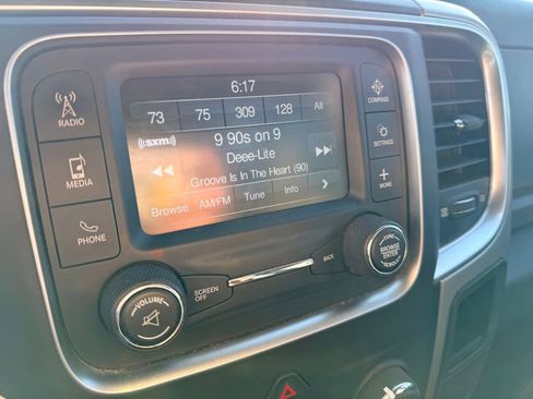 Used 2019 RAM 1500 Classic SLT image 28