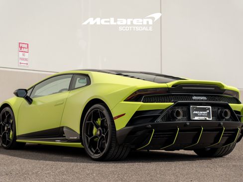 Used 2022 Lamborghini Huracan EVO image 5
