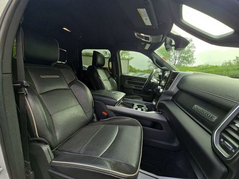 Used 2022 RAM 2500 Laramie w/ Night Edition AWD/4WD image 19