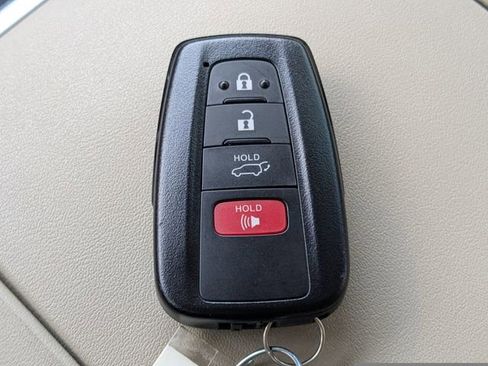 Used 2020 Toyota Highlander Limited image 33