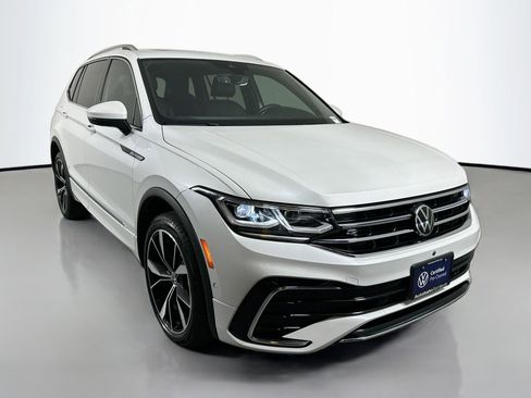 Certified 2023 Volkswagen Tiguan SEL R-Line image 3