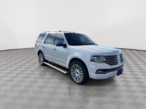 Used 2015 Lincoln Navigator 4WD image 2