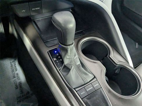 Used 2023 Toyota Camry SE FWD image 18