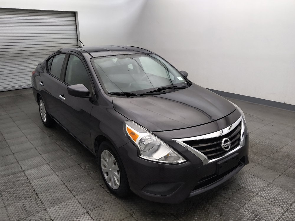 Used 2015 Nissan Versa SV FWD image 13