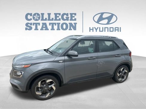 Used 2022 Hyundai Venue SEL image 7