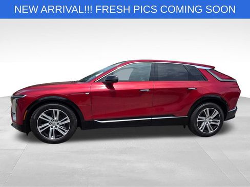 Used 2024 Cadillac Lyriq Tech RWD image 3