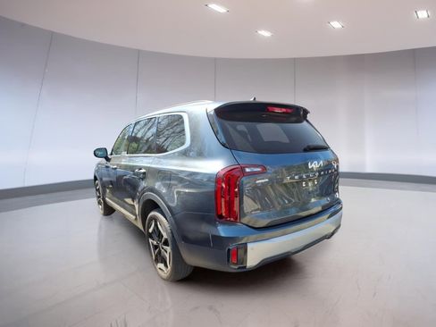 Used 2023 Kia Telluride S FWD image 3
