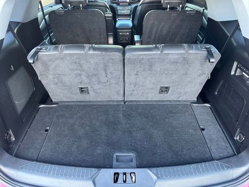 Used 2020 Ford Explorer Limited image 27