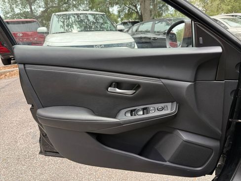 Used 2025 Nissan Sentra SV FWD image 18