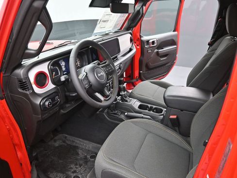 Used 2024 Jeep Gladiator Sport image 9