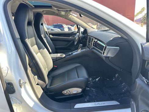 Used 2016 Porsche Panamera 4 image 14