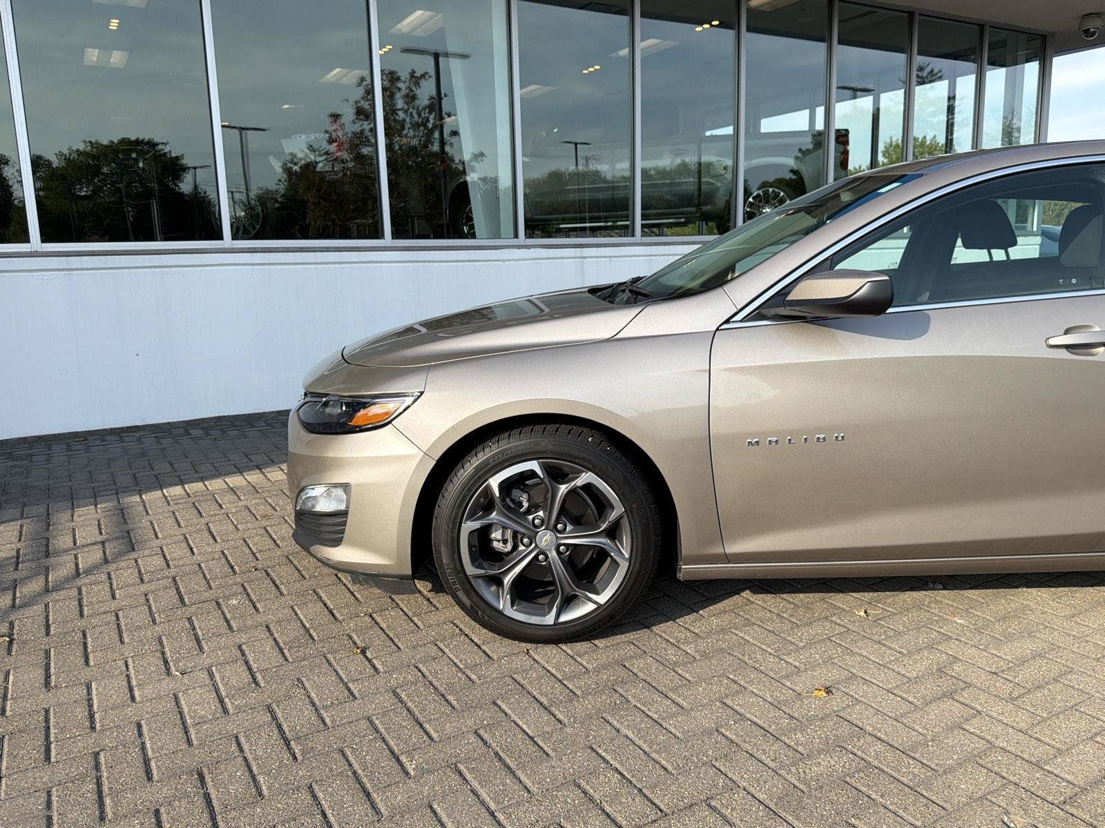 Used 2024 Chevrolet Malibu LT FWD image 9