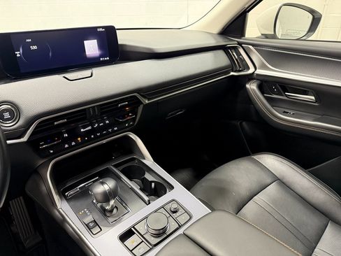 Used 2024 MAZDA CX-90 3.3 Turbo w/ Preferred Plus image 12