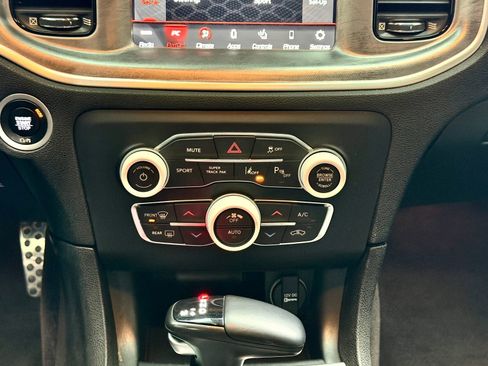 Used 2018 Dodge Charger R/T image 19