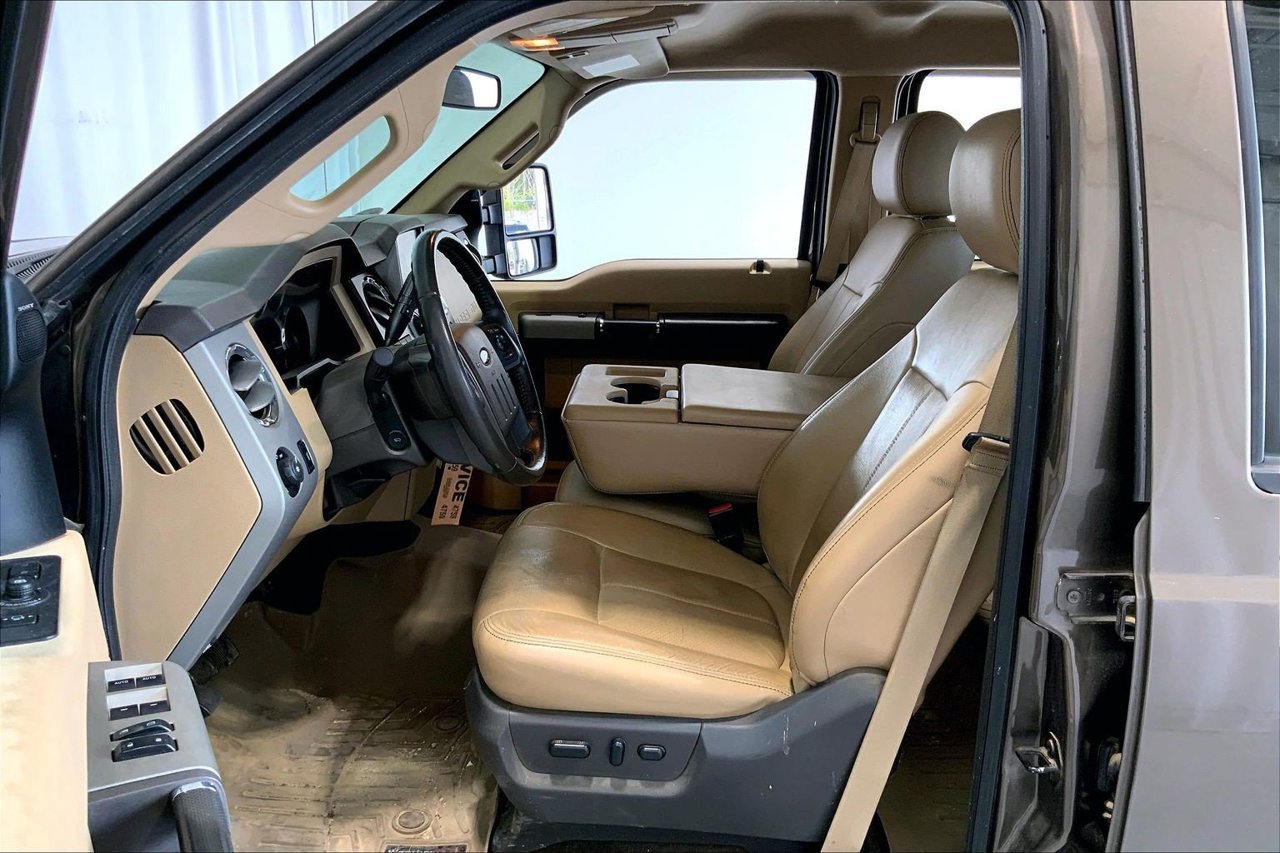 Used 2016 Ford F250 Lariat w/ Lariat Interior Package AWD/4WD image 15