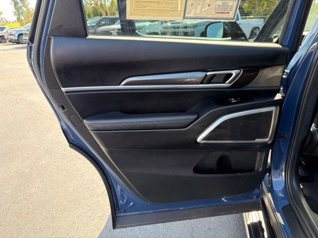 Used 2023 Kia Telluride S w/ S Sunroof Package AWD/4WD image 13