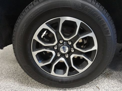 Used 2024 Ford Expedition Max XLT image 8