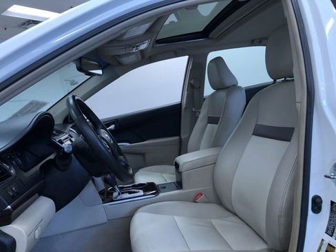 Used 2013 Toyota Camry XLE w/ Leather Pkg FWD image 19