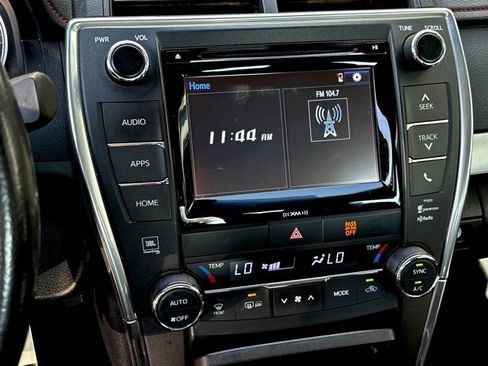 Used 2017 Toyota Camry XSE w/ Moonroof Package image 14