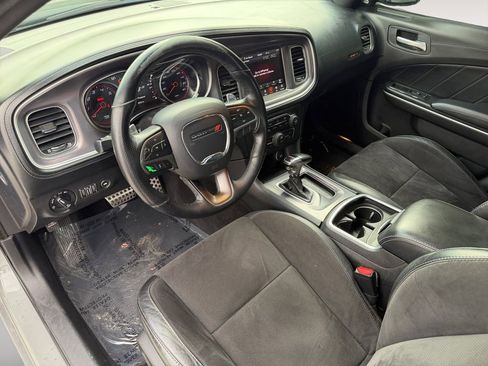 Used 2019 Dodge Charger Scat Pack w/ Dynamics Package image 17