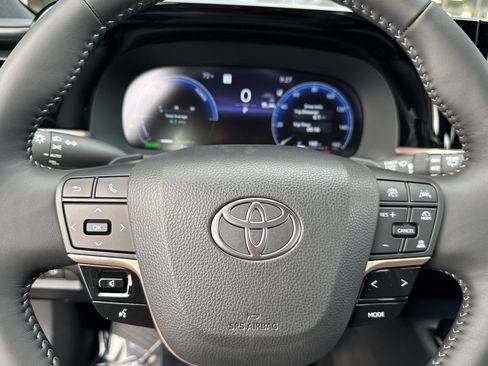 New 2025 Toyota Crown Signia image 26