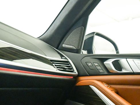 Certified 2021 BMW X7 M50i w/ Dynamic Handling Package image 32