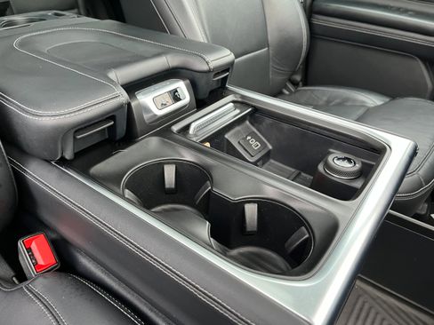 Used 2025 Ford Expedition Platinum w/ Stealth Performance Package image 17