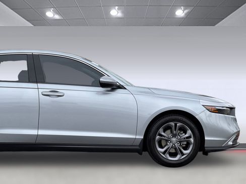 Used 2023 Honda Accord EX image 33