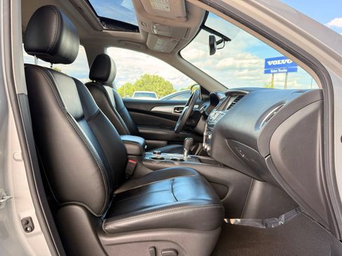 Used 2017 Nissan Pathfinder SL w/ SL Premium Package AWD/4WD image 28
