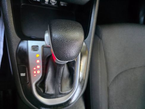 Used 2020 Kia Forte LXS FWD image 32