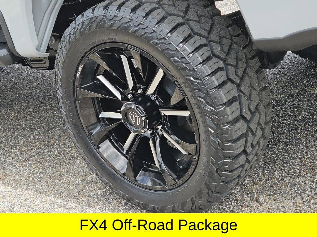 New 2026 Ford F250 XLT w/ XLT Premium Package AWD/4WD image 8