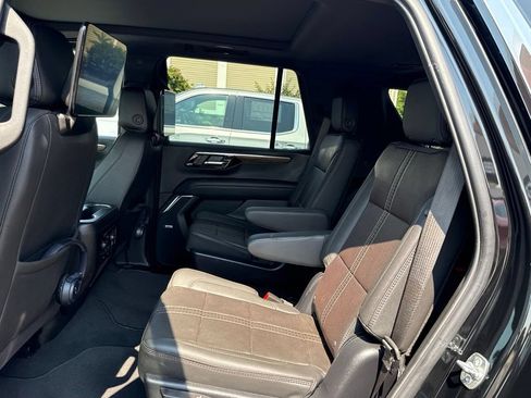 Used 2025 Chevrolet Tahoe High Country AWD/4WD image 48