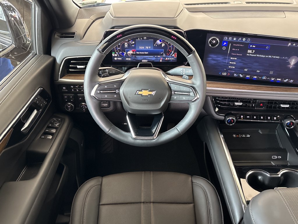 Used 2026 Chevrolet Suburban High Country AWD/4WD image 20