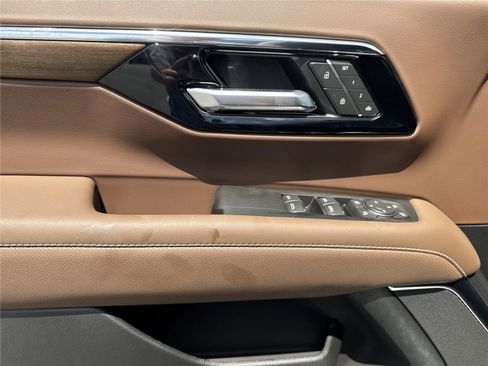 New 2026 Chevrolet Suburban High Country AWD/4WD image 18