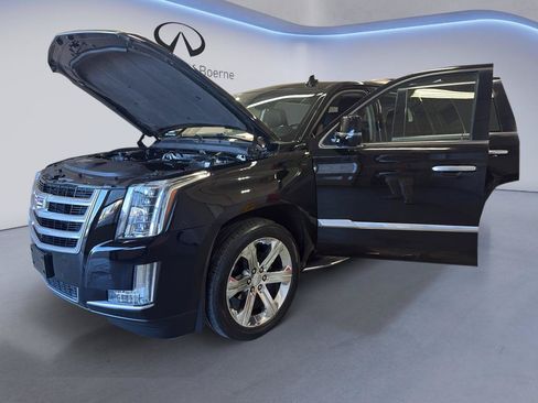Used 2016 Cadillac Escalade Luxury AWD/4WD image 11