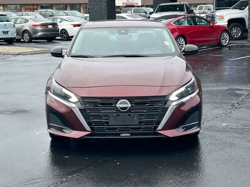 Used 2024 Nissan Altima 2.5 SV FWD image 10